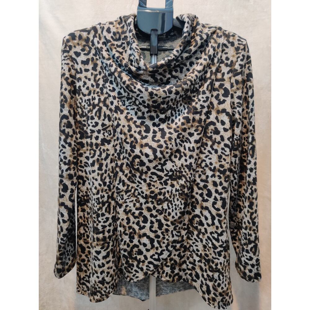 Fortune & Ivy Blouse Women's Size Medium Leopard Print Long Sleeve Cowl Neck